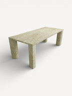 Dining Table Oryáe